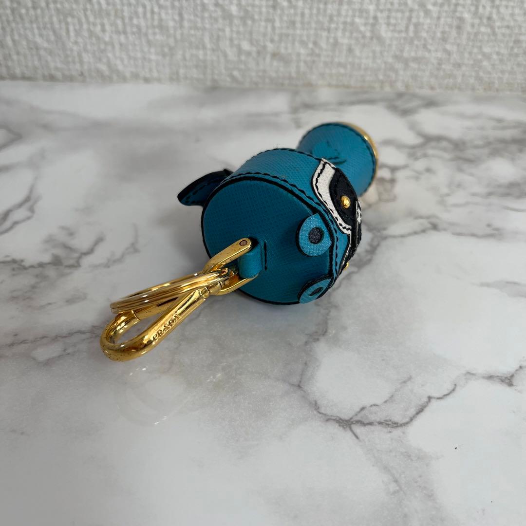 美品 PRADA プラダ レザーキーホルダー キーリング バッグチャーム