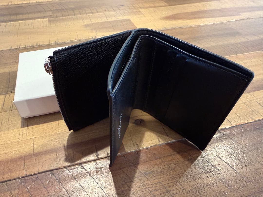 メゾンマルジェラ　二つ折り財布