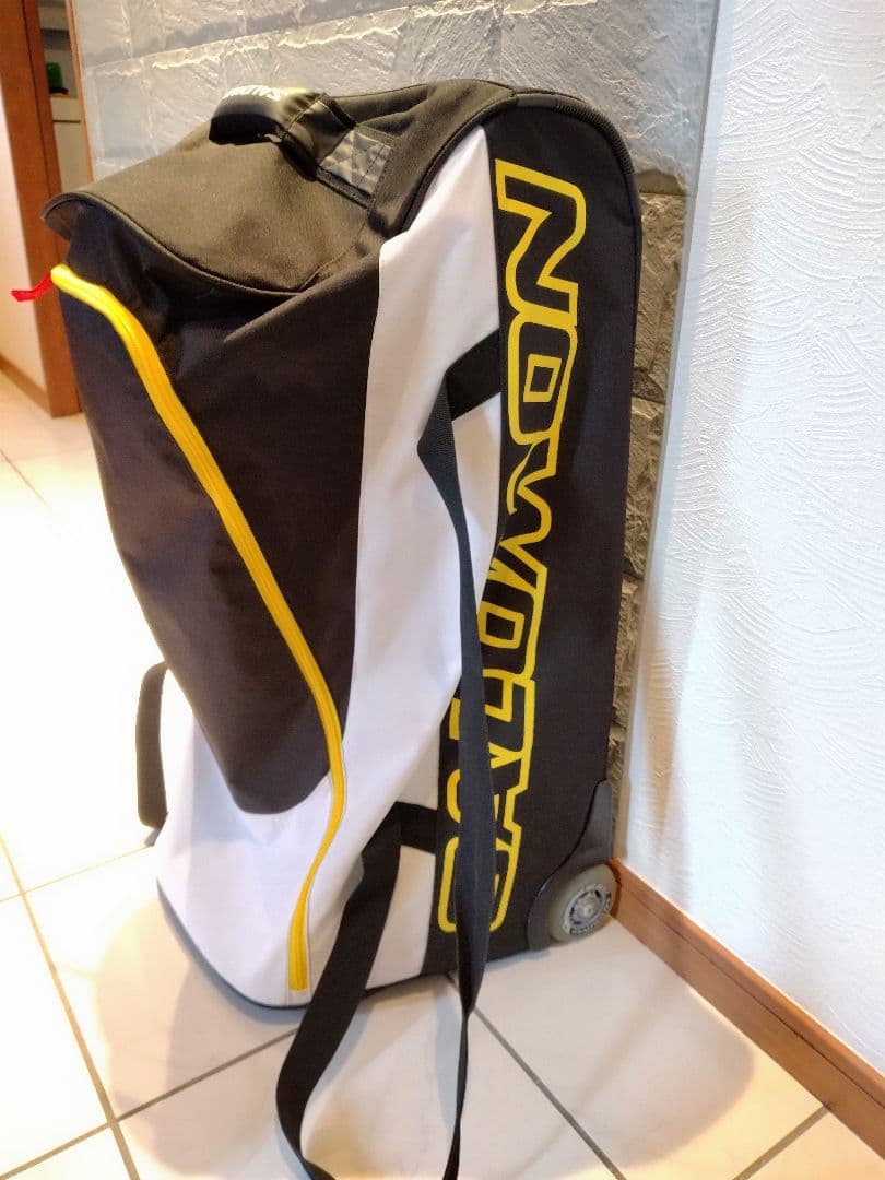 SALOMONキャリー付きバックパック 黒/白/黄色