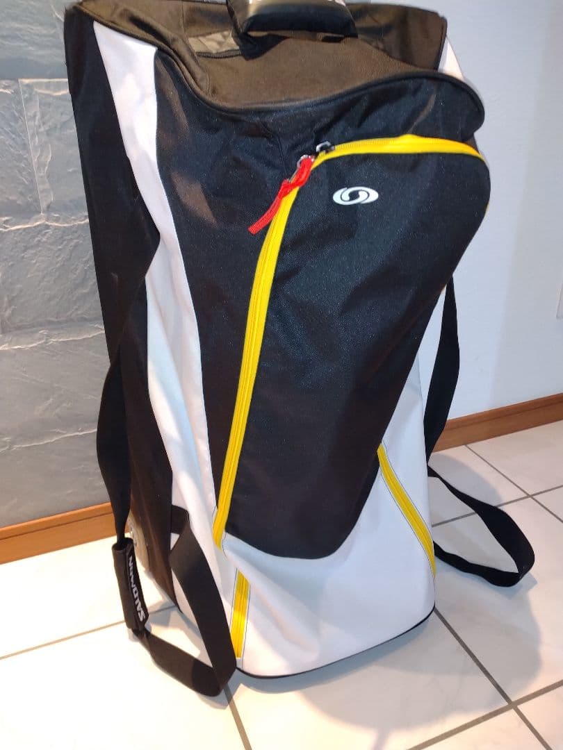 SALOMONキャリー付きバックパック 黒/白/黄色