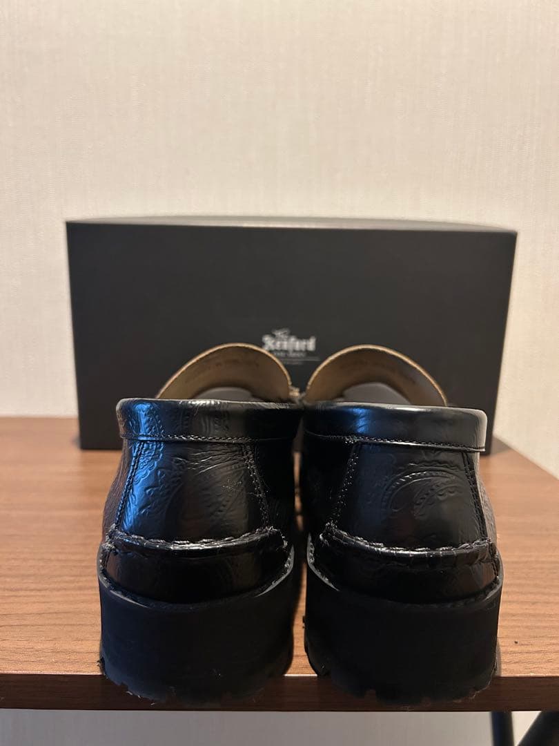 靴 kenford TANK SOLE LOAFERS BLACK PAISLEY