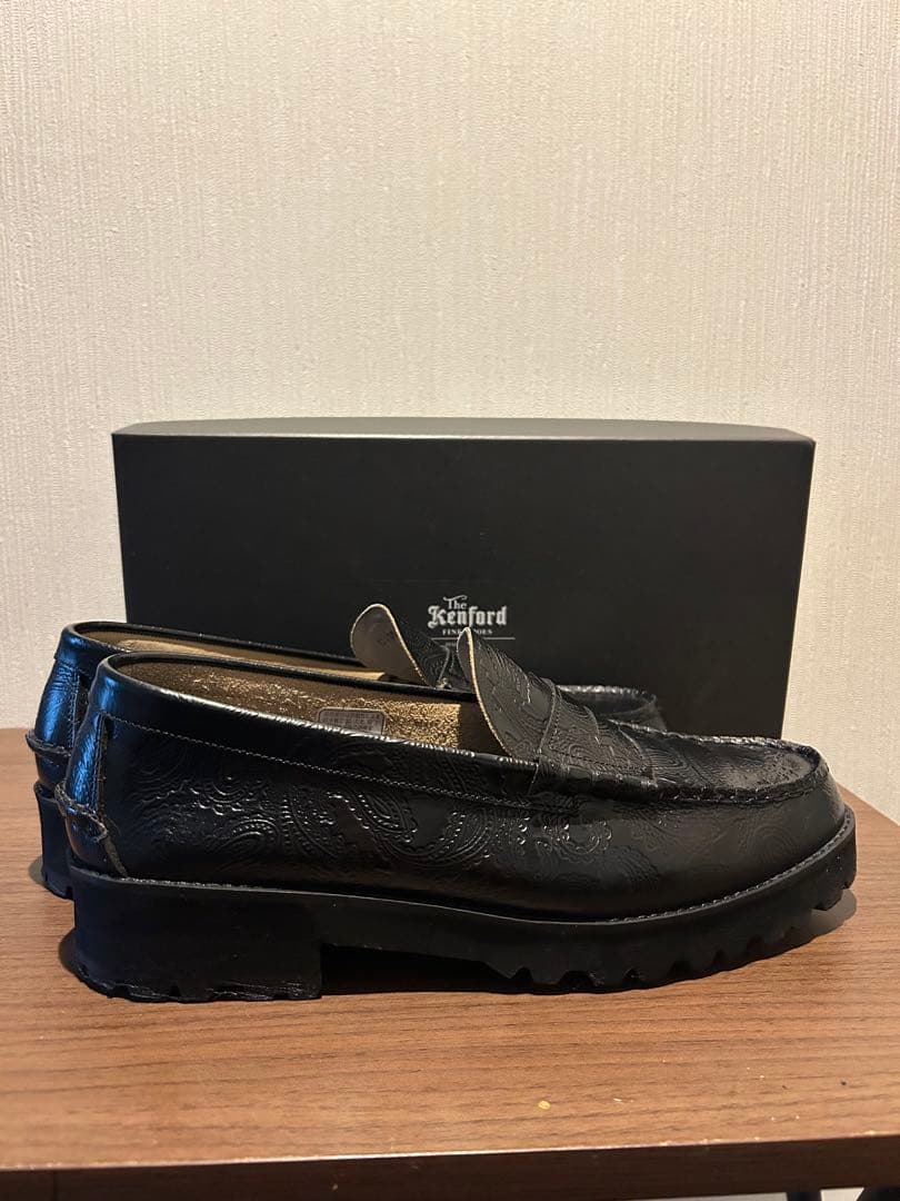 靴 kenford TANK SOLE LOAFERS BLACK PAISLEY