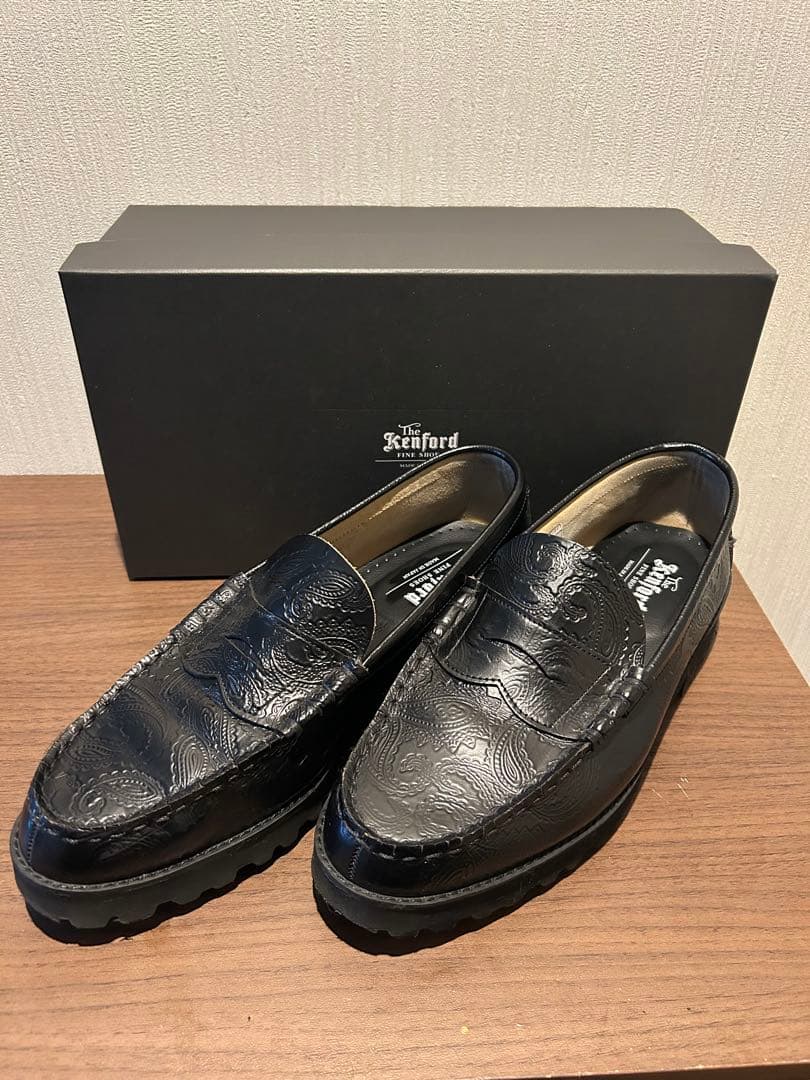 靴 kenford TANK SOLE LOAFERS BLACK PAISLEY