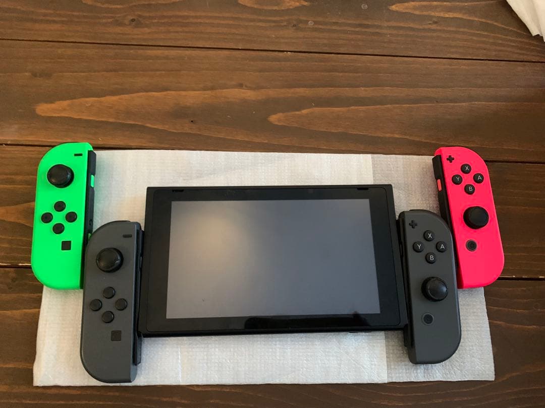 Nintendo Switch 本体 ＋ジョイコン4本付き