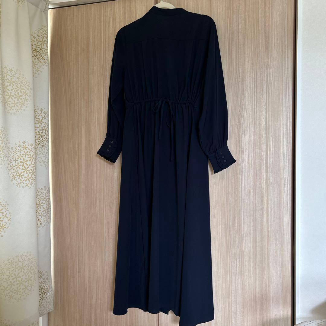 新品SHIPSネイビー フリル付き長袖ワンピース