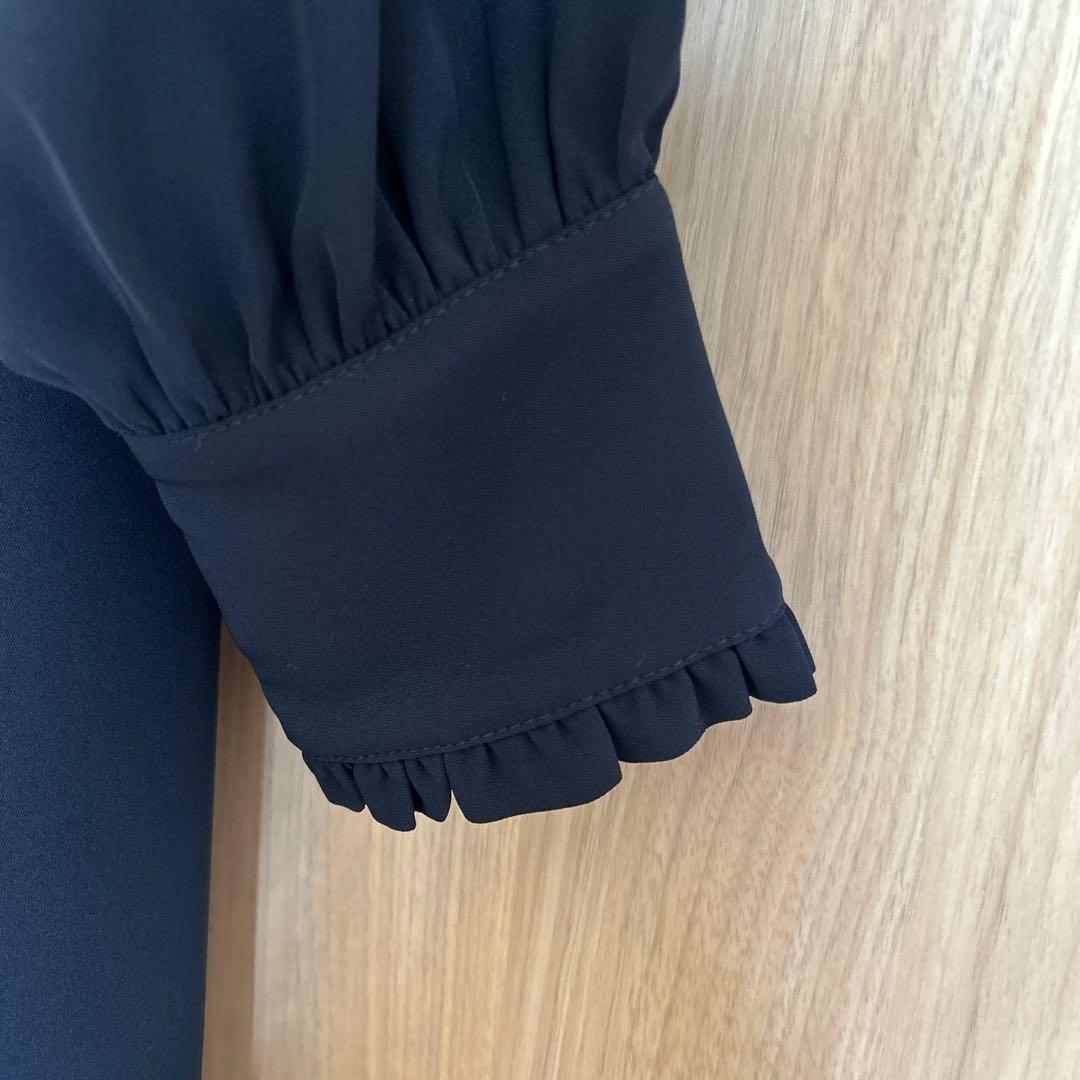 新品SHIPSネイビー フリル付き長袖ワンピース