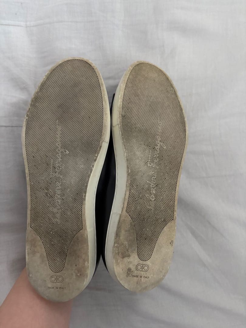 Salvatore Ferragamo ヴァラリボンレザースリッポン7D