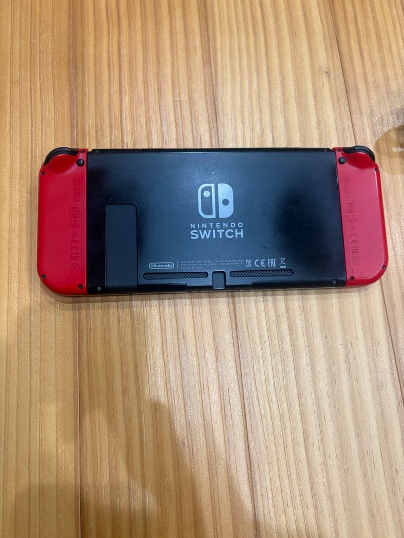 タ*イ様 Nintendo Switch 本体 赤色 充実の付属品