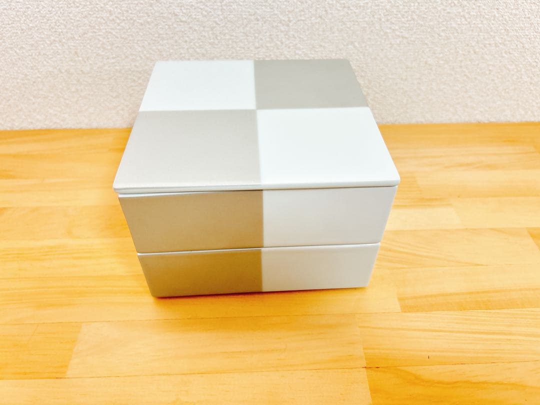 どんどん様ご依頼品　波佐見焼　二段陶箱　市松模様重箱　白銀