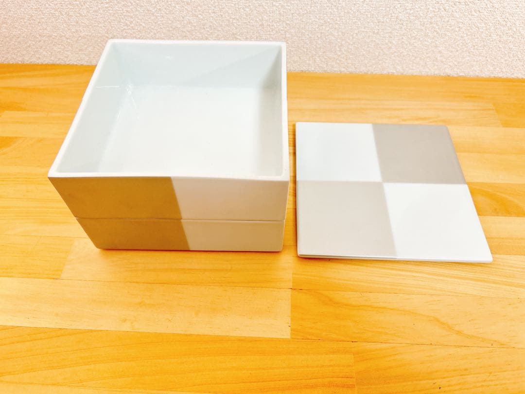 どんどん様ご依頼品　波佐見焼　二段陶箱　市松模様重箱　白銀