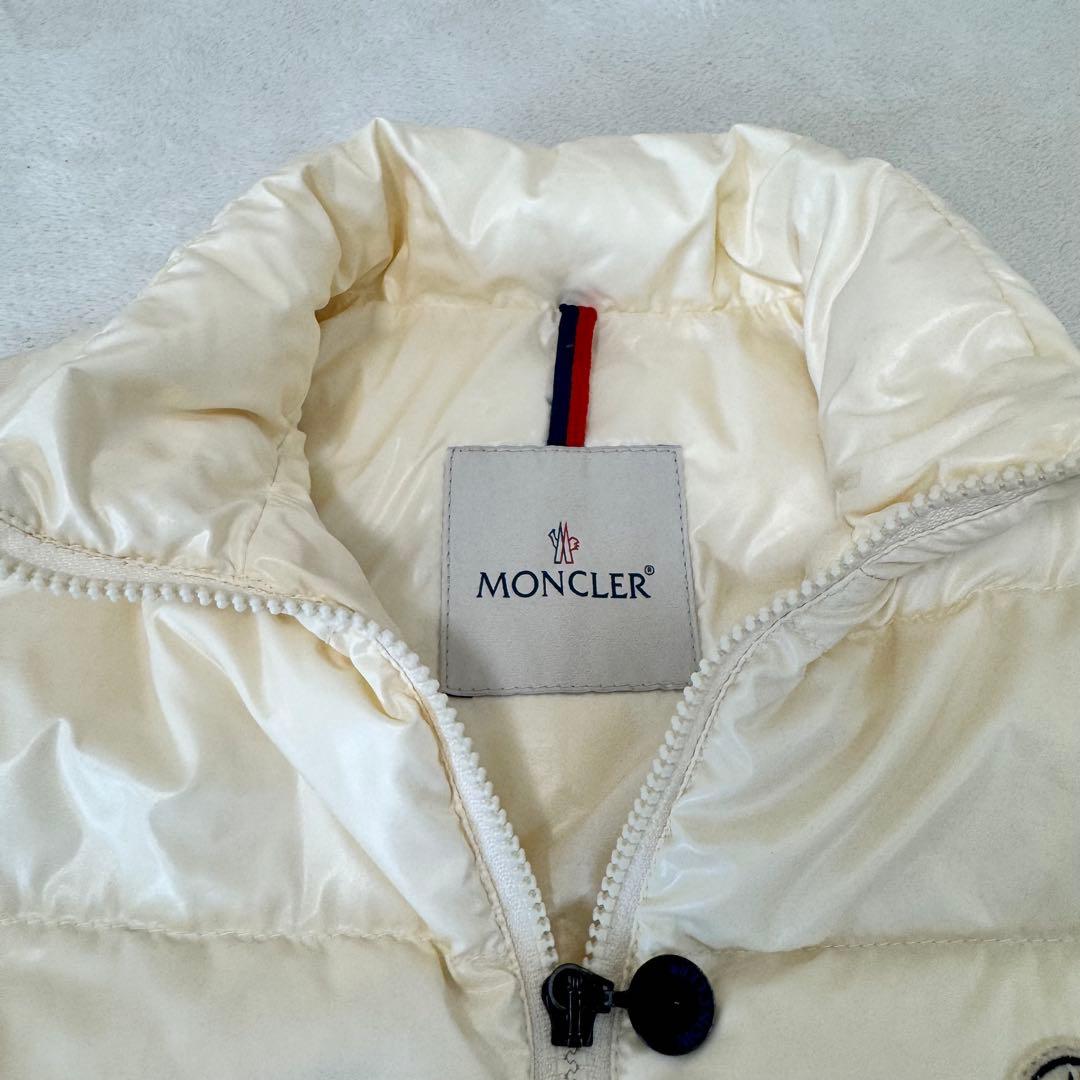 MONCLER ホワイト　ロゴマーク　コミックタグ　ダウンベスト　サイズ1