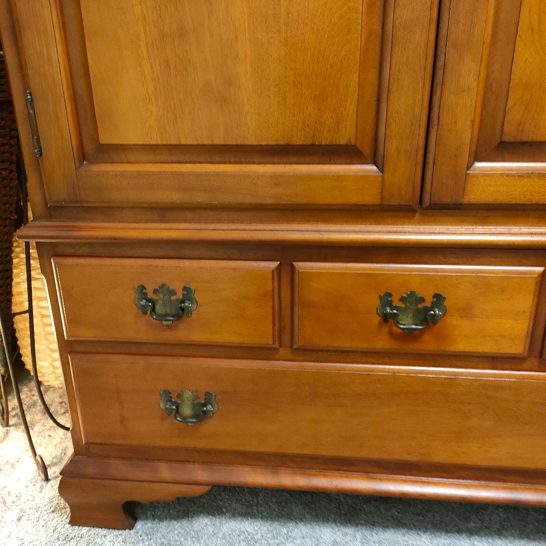 横浜ダニエル アンティーク ワードローブ