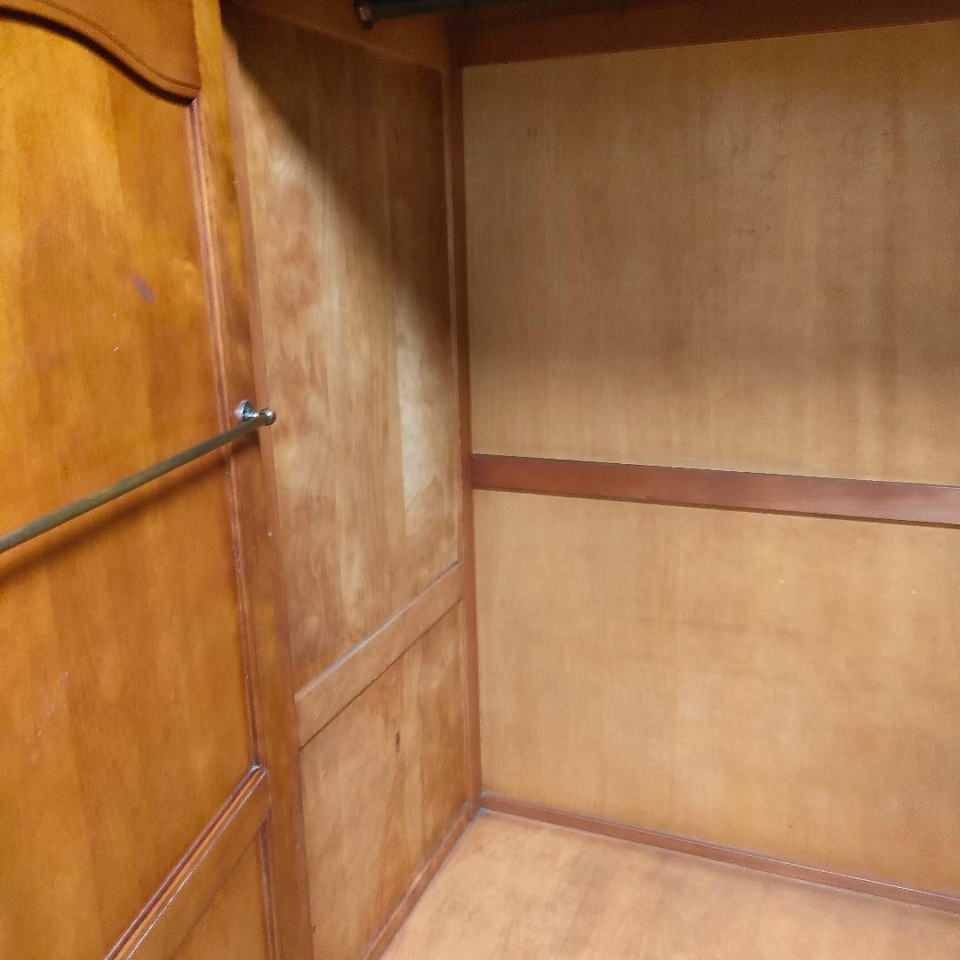 横浜ダニエル アンティーク ワードローブ