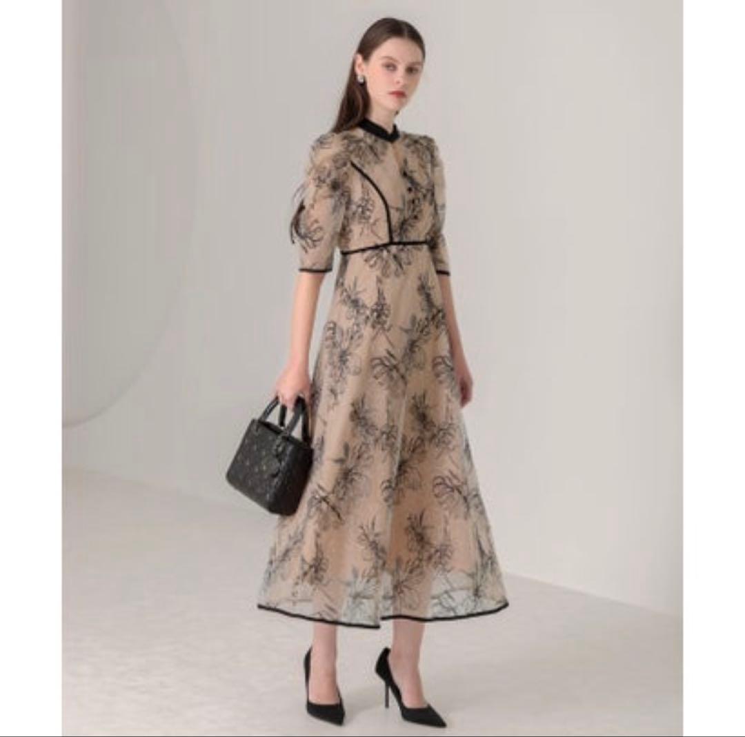 レジャ Leja 花柄刺繍ラメレースロング丈ドレスワンピース　ベージュ　M