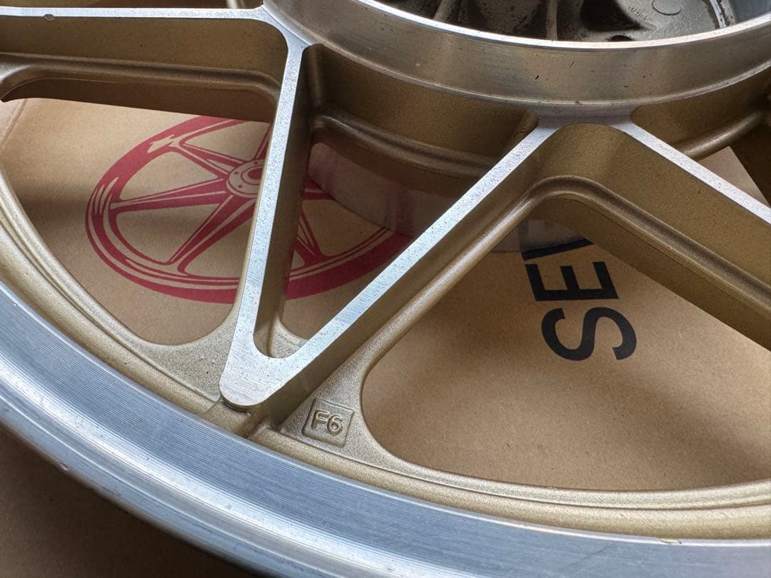 Z1 ホイール ゴールド キャスト　ダブルディスク