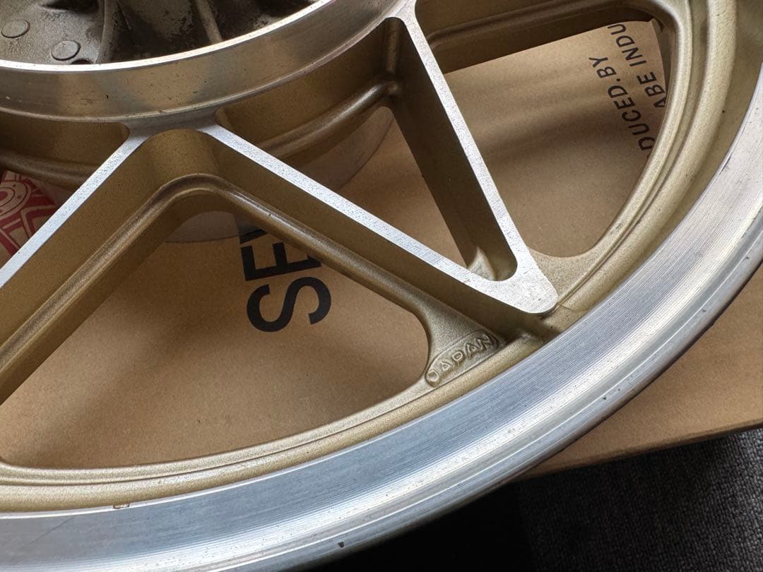 Z1 ホイール ゴールド キャスト　ダブルディスク