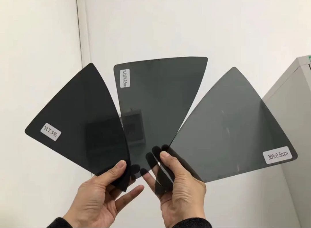 50プリウス　脱着可能スモークフィルム風サンシェード　フロントサイドのみ　5%