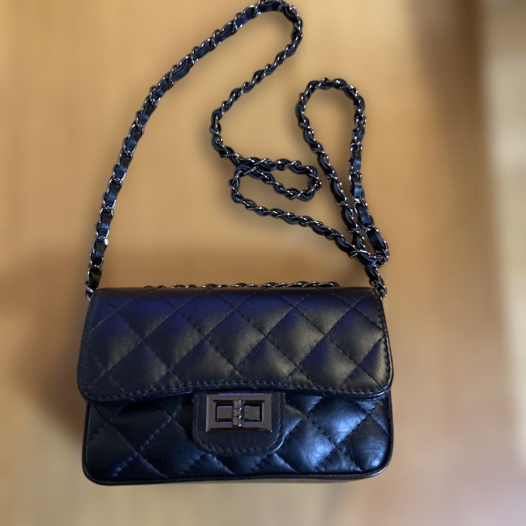 AULENTTI キルティングショルダーバッグ黒✖️シルバー