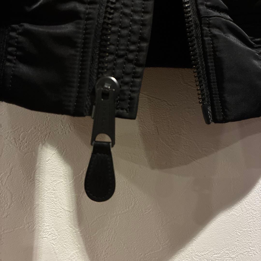 玲子アビレックスMA-1コマーシャルバックロゴ