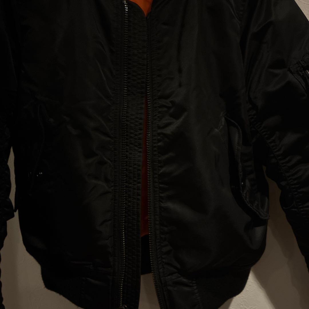 玲子アビレックスMA-1コマーシャルバックロゴ