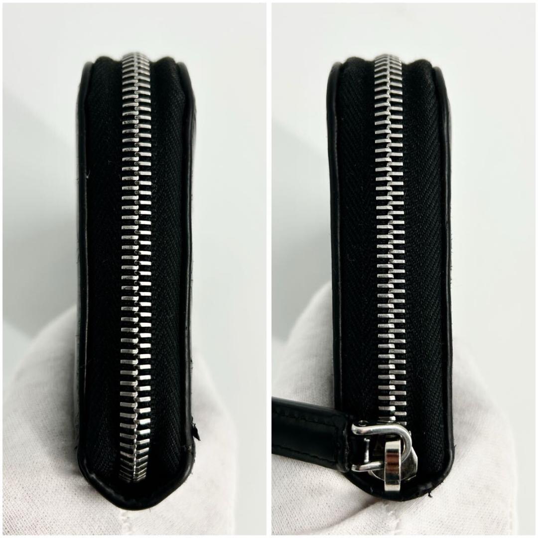 近年モデル　プラダ　ラウンドファスナー　ブラッシュドレザー　三角ロゴ　ブラック