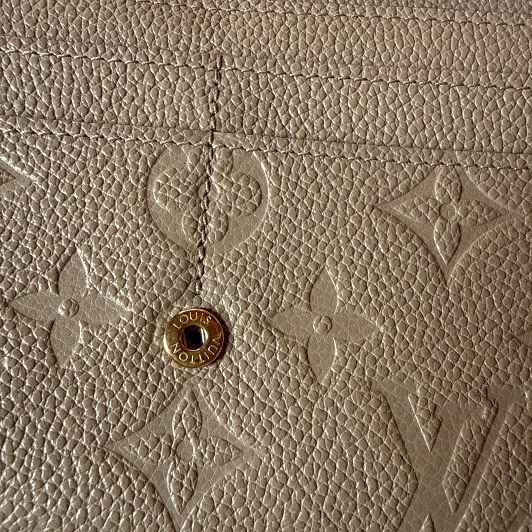 おいもルイヴィトン長財布