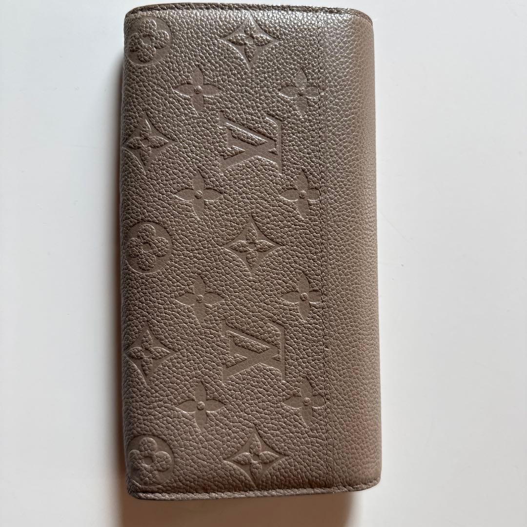 おいもルイヴィトン長財布