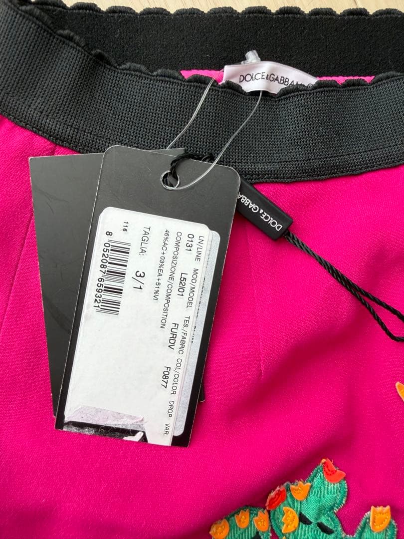 DOLCE&GABBANA 刺繍デザインのピンクスカート