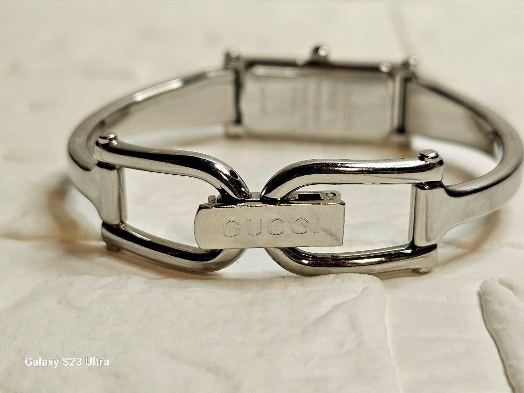 GUCCI グッチ 1500L レディース腕時計 シルバー バングルタイプ