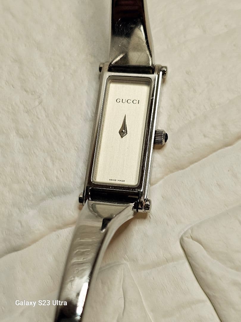 GUCCI グッチ 1500L レディース腕時計 シルバー バングルタイプ