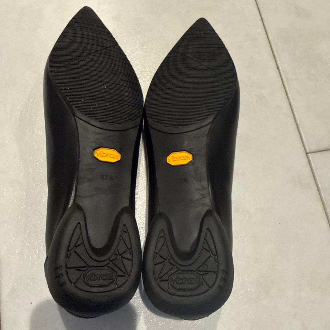 SHISEI ブラック ポインテッドトゥ フラットシューズ　サイズ37.5