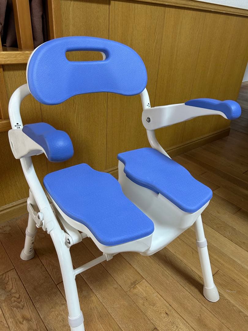 【値下げ】プロ推奨シャワー椅子　アロン化成 安寿 コンパクト　洗いやすいU字溝