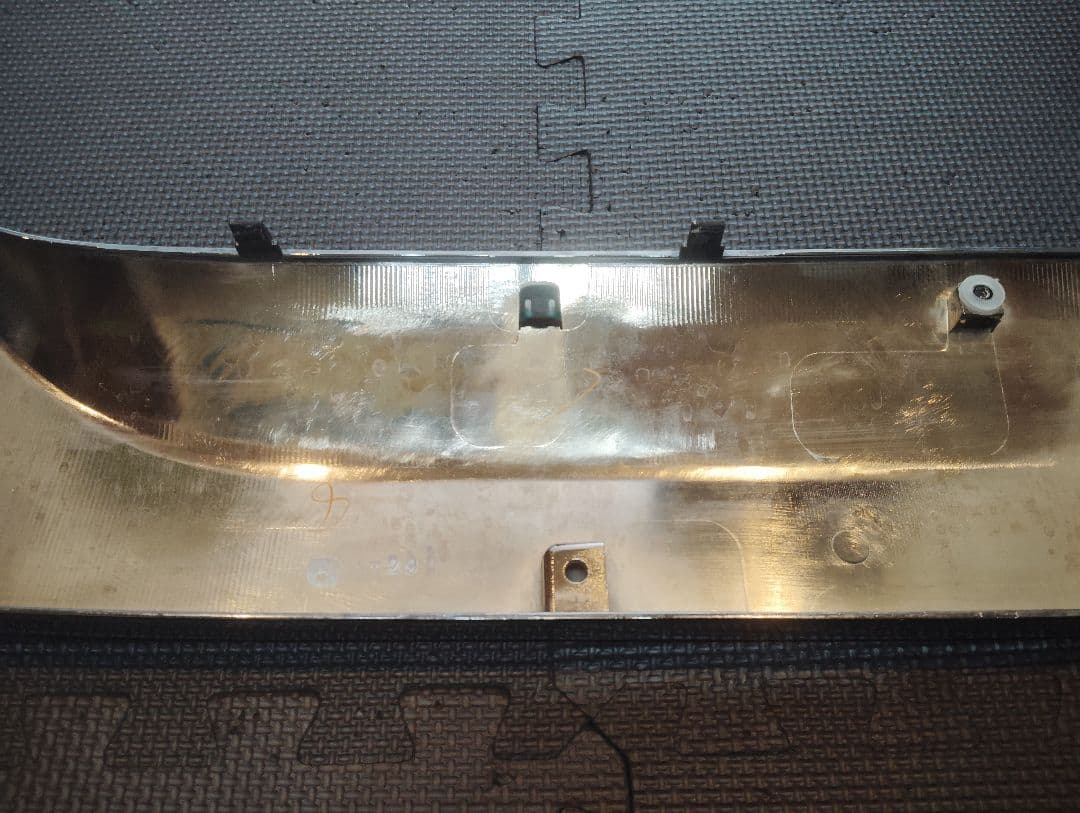 いすゞ純正　GIGA　ファイブスターギガ　ボンネットグリル　メッキパーツ　中古品