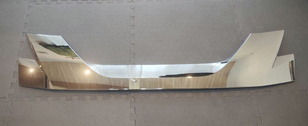 いすゞ純正　GIGA　ファイブスターギガ　ボンネットグリル　メッキパーツ　中古品