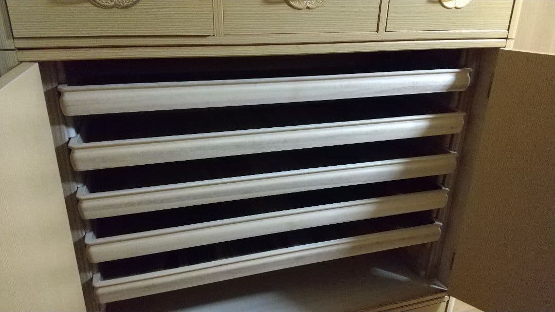 和風桐タンス ベージュ 花柄装飾