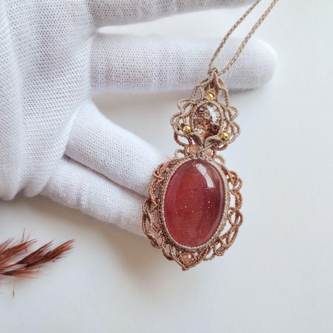 ストロベリークォーツ＆ガーデンクォーツのマクラメ編みネックレス　天然石