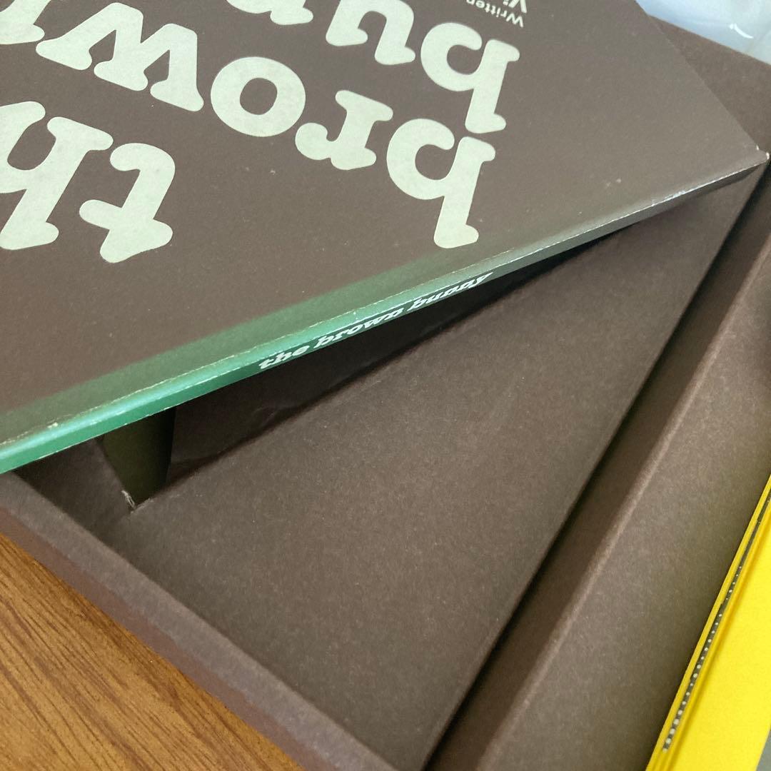 ブラウン・バニー プレミアムBOX 2000セット完全限定生産　Ｔシャツ付き。