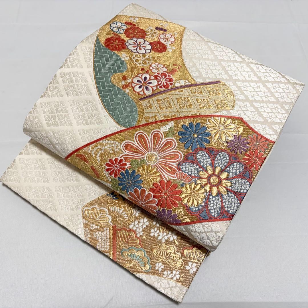 B5 花菱の地模様に花々 金糸 白地 正絹 六通 袋帯 フォーマル O39