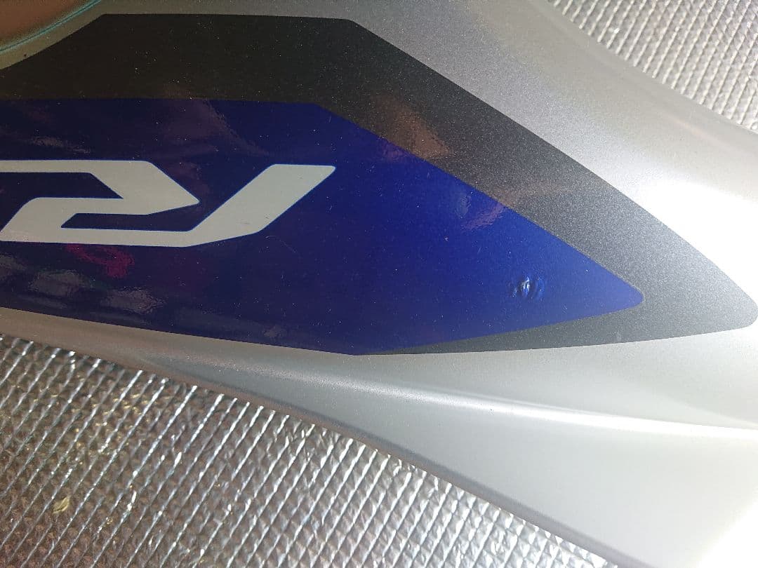 ヤマハ　YZF−R1 2CR 外装　純正　サイドカウル