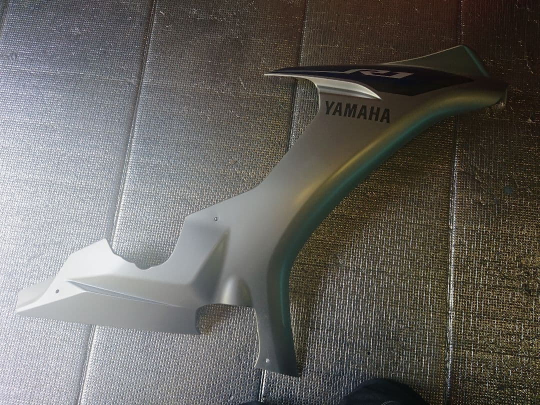 ヤマハ　YZF−R1 2CR 外装　純正　サイドカウル