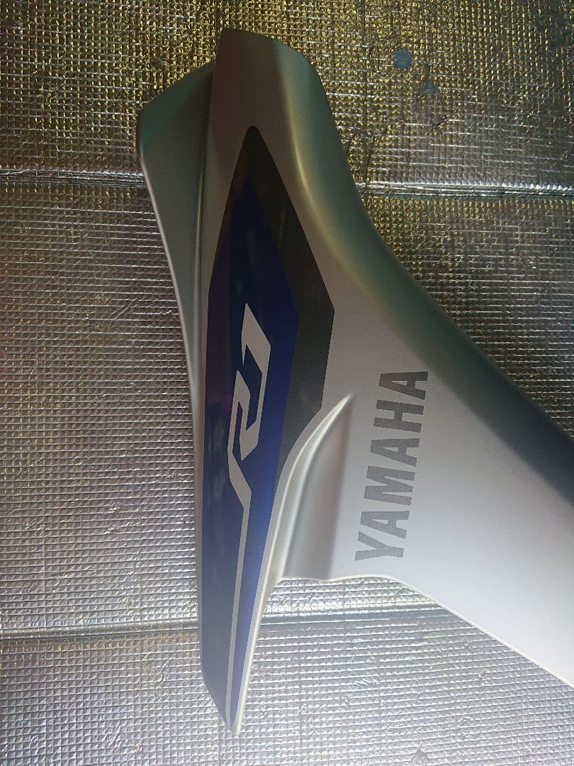 ヤマハ　YZF−R1 2CR 外装　純正　サイドカウル
