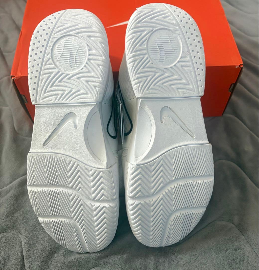 新品　ナイキ　コートライト4 テニスシューズ　27.5cm NIKE スニーカー