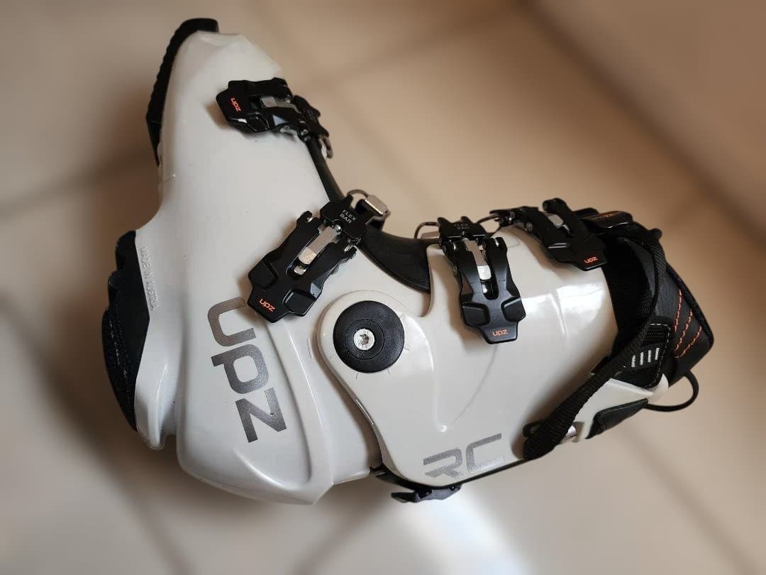 upzブーツ　スノーボード　アルパイン　RC8　26.6～27CM