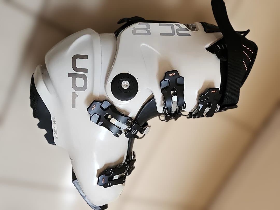 upzブーツ　スノーボード　アルパイン　RC8　26.6～27CM