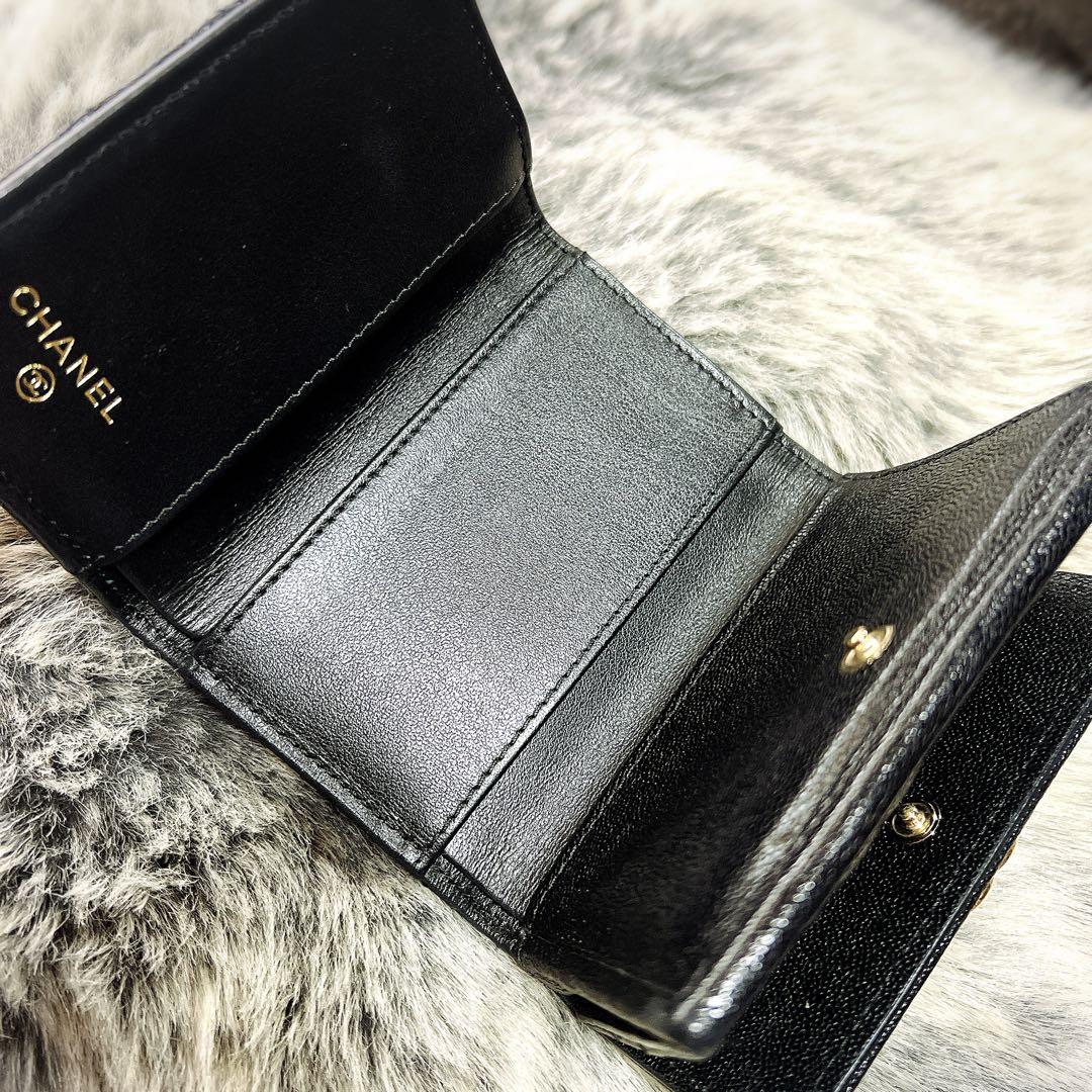 洋梨ちゃん✩美品⋆꙳CHANELキャビアスキン三つ折り財布