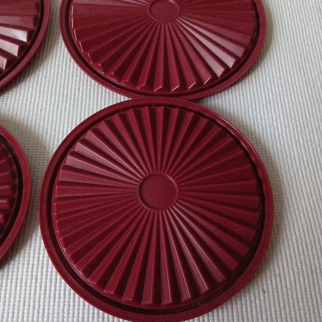 【新品未使用】タッパーウェア　マキシデコレーター４個セット 　ワインレッド