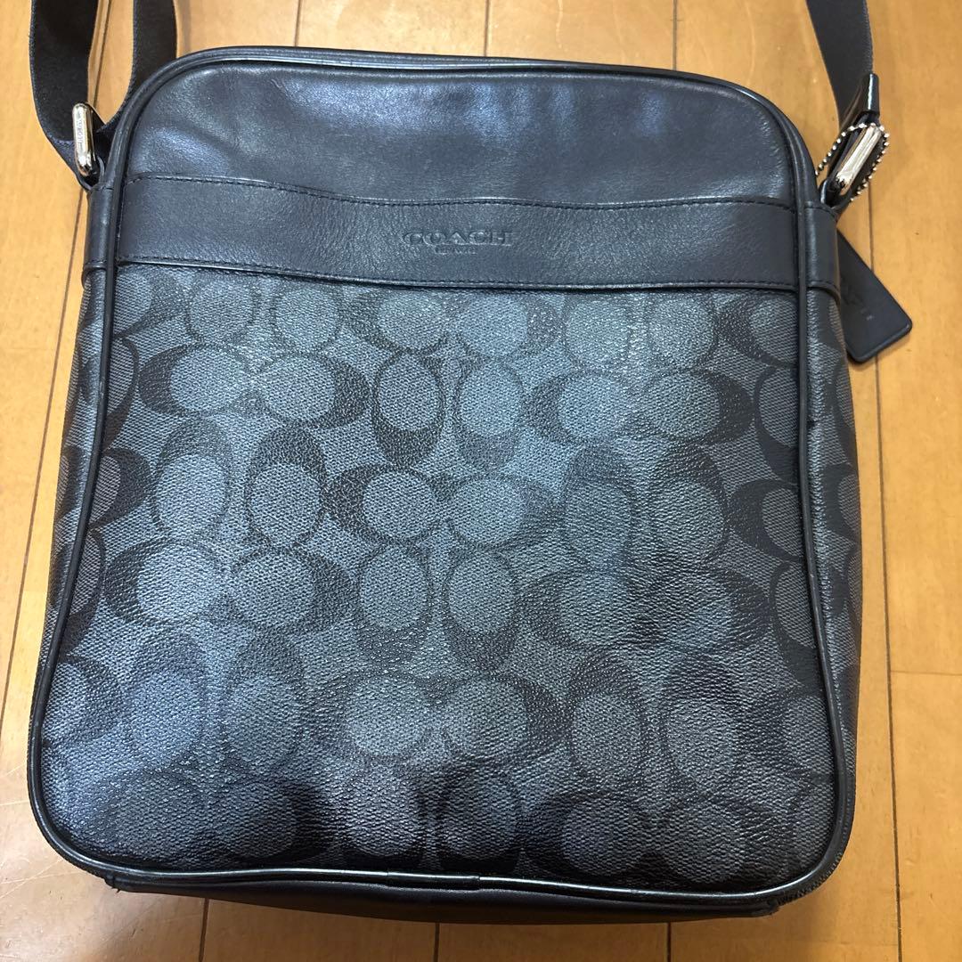 coachショルダーバック