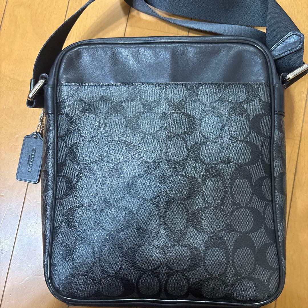 coachショルダーバック