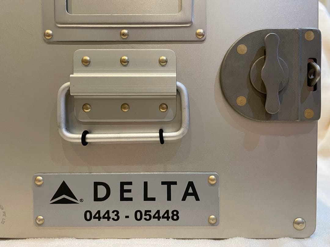 DELTA航空　ギャレーコンテナ　アルミBOX