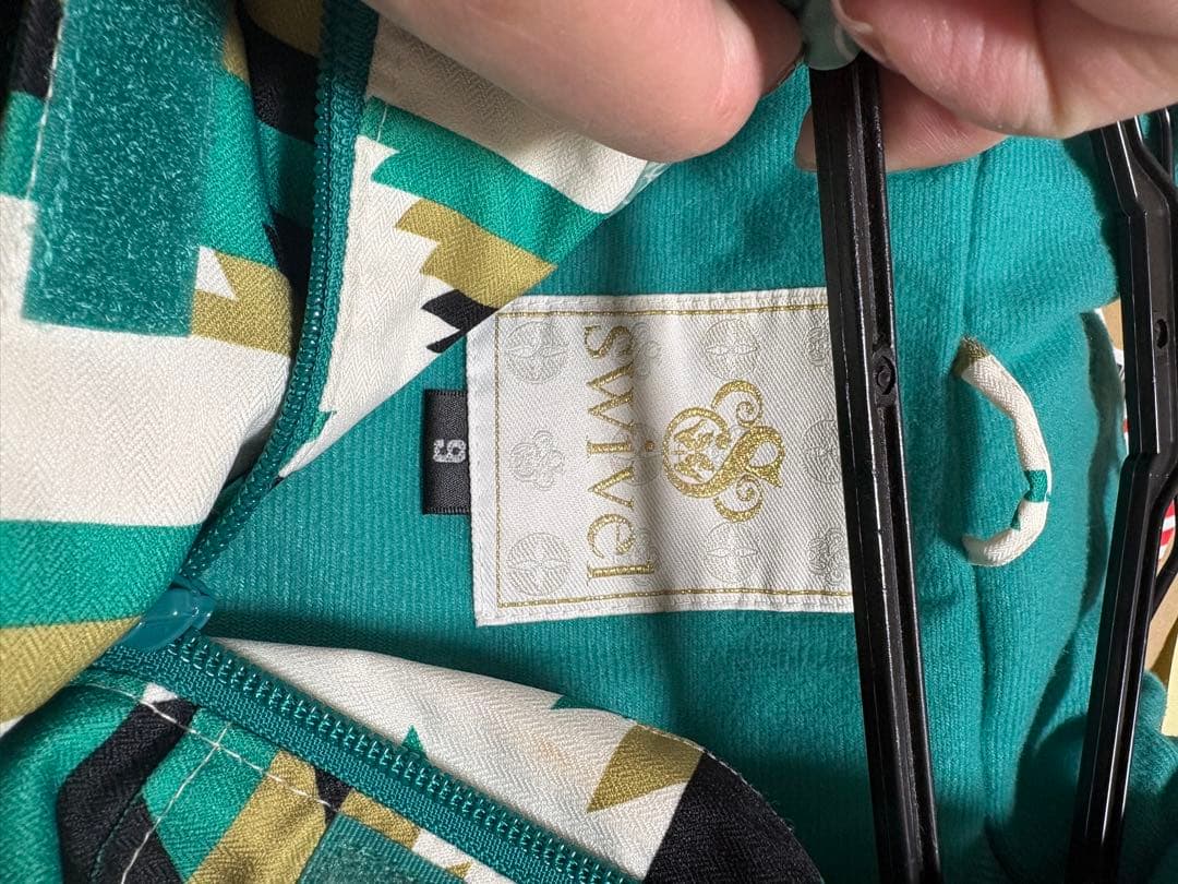 swivel 上が9号 下が11号グリーン 上下 スノーウェア